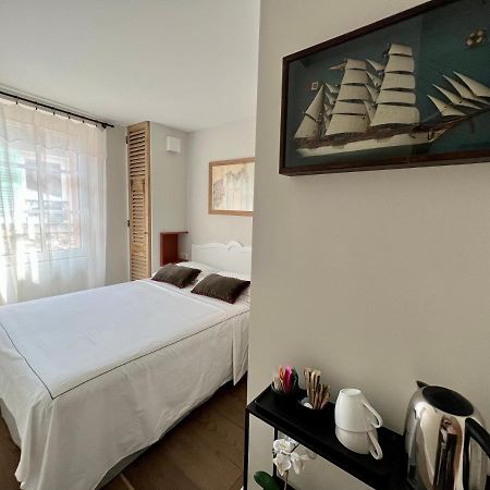 Les Petits Volets 2 Bed & Breakfast Antibes Ngoại thất bức ảnh