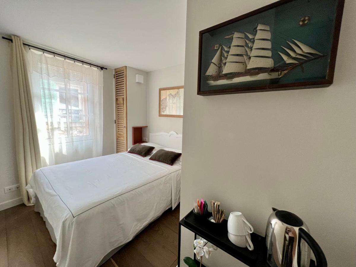Les Petits Volets 2 Bed & Breakfast Antibes Ngoại thất bức ảnh