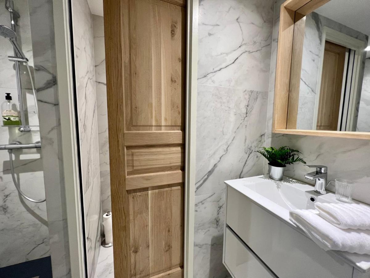 Les Petits Volets 2 Bed & Breakfast Antibes Ngoại thất bức ảnh